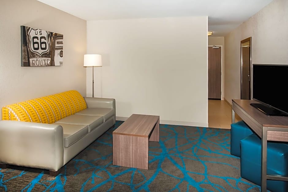 Holiday Inn Express & Suites Litchfield By IHG