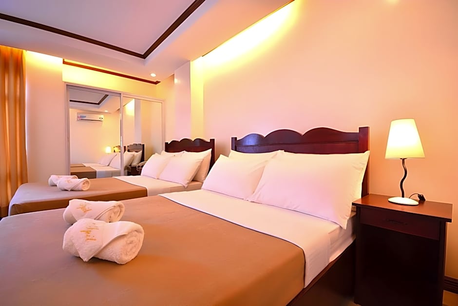 Photo 1 of 2 of Deluxe 1 Queen Bed