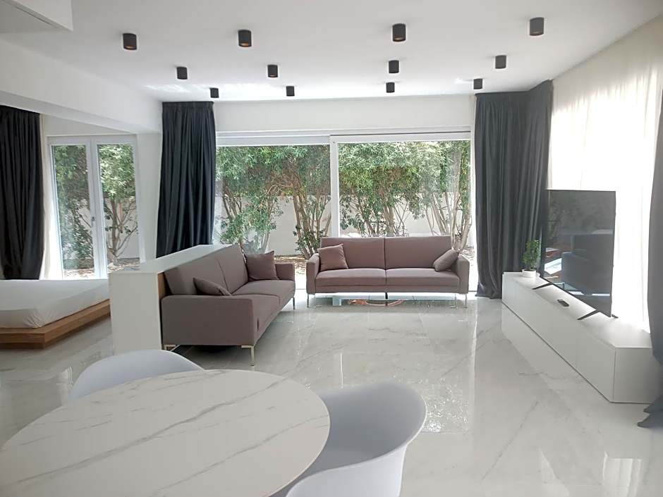 Smart Luxury Suites & Apartments