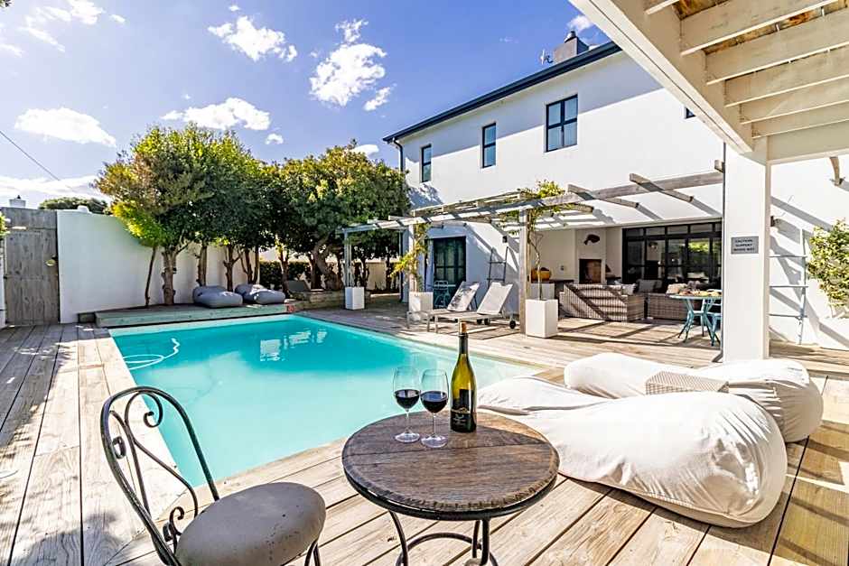 Whale Rock Luxury Lodge