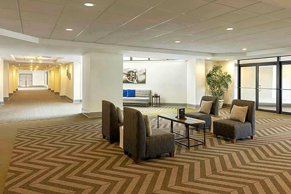 Four Points by Sheraton Milwaukee Airport