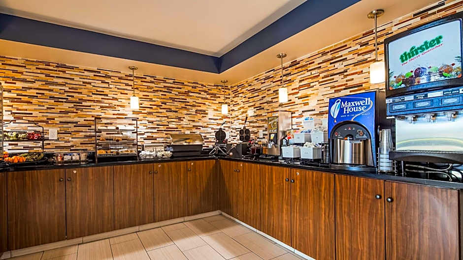 Best Western Center Inn