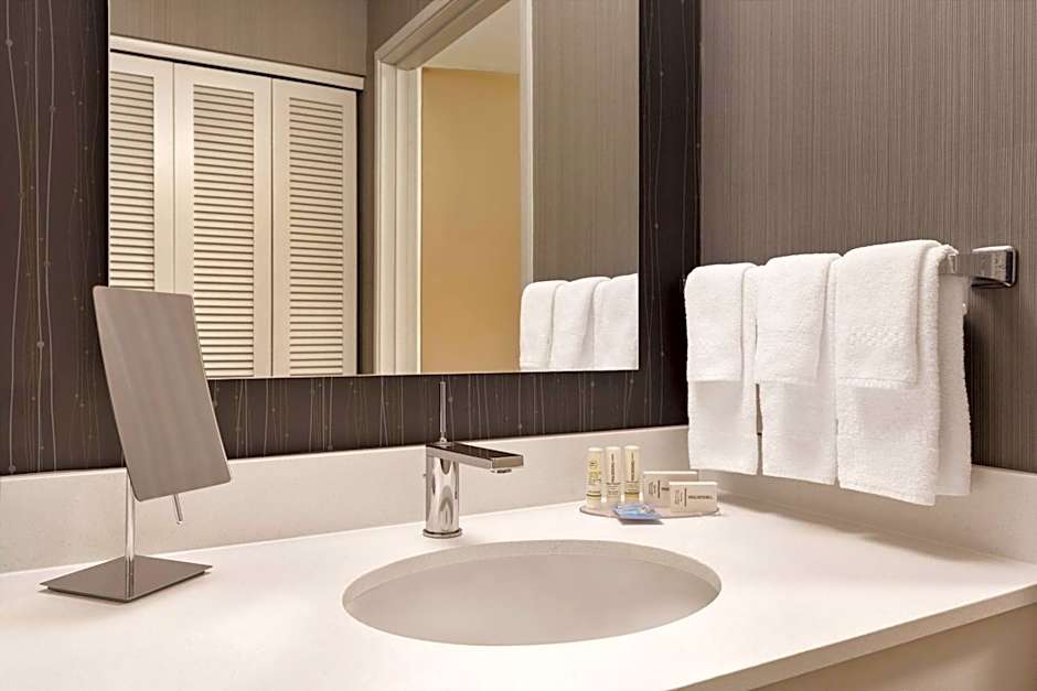 Courtyard by Marriott Topeka