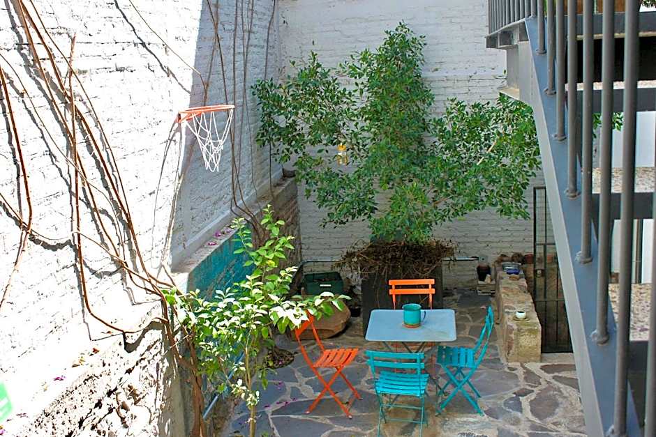 Departamento en planta baja con patio, dos habitaciones con dos ba¿os completos sala y cocina integral Vistas desde la azotea de