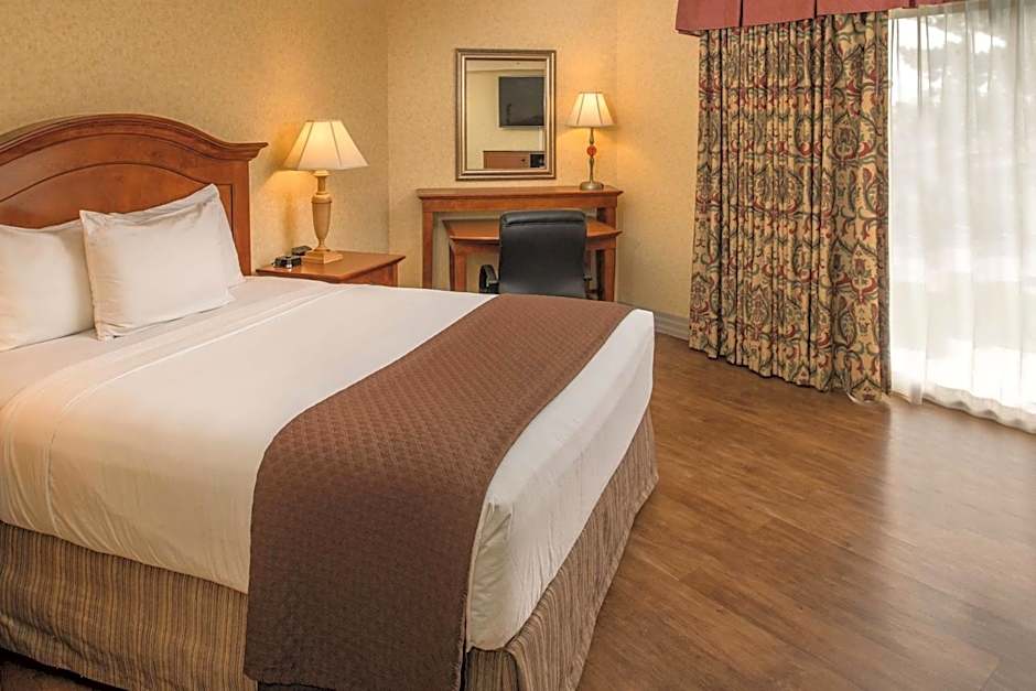 Red Lion Hotel Pasco Airport & Conference Center