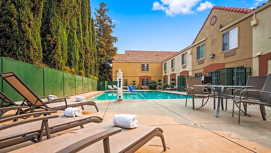 Best Western Brentwood Inn