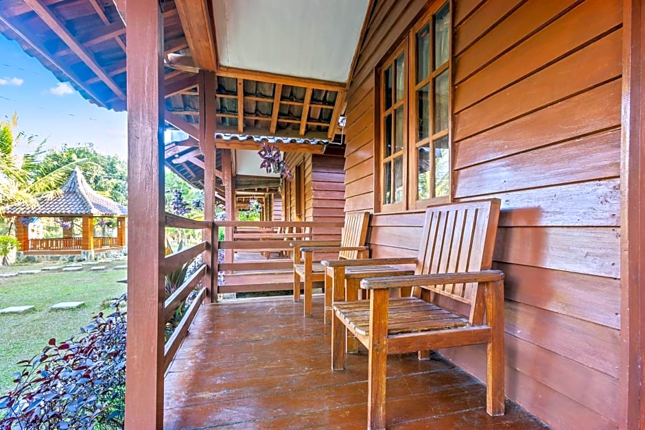 Sawarna Little Hula Hula