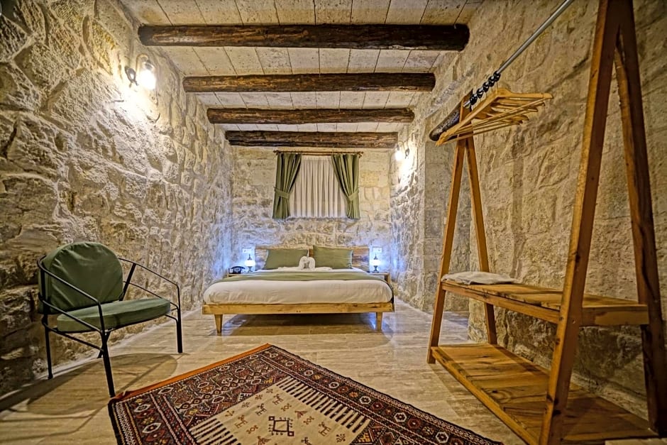 Vigneron Cave Hotel