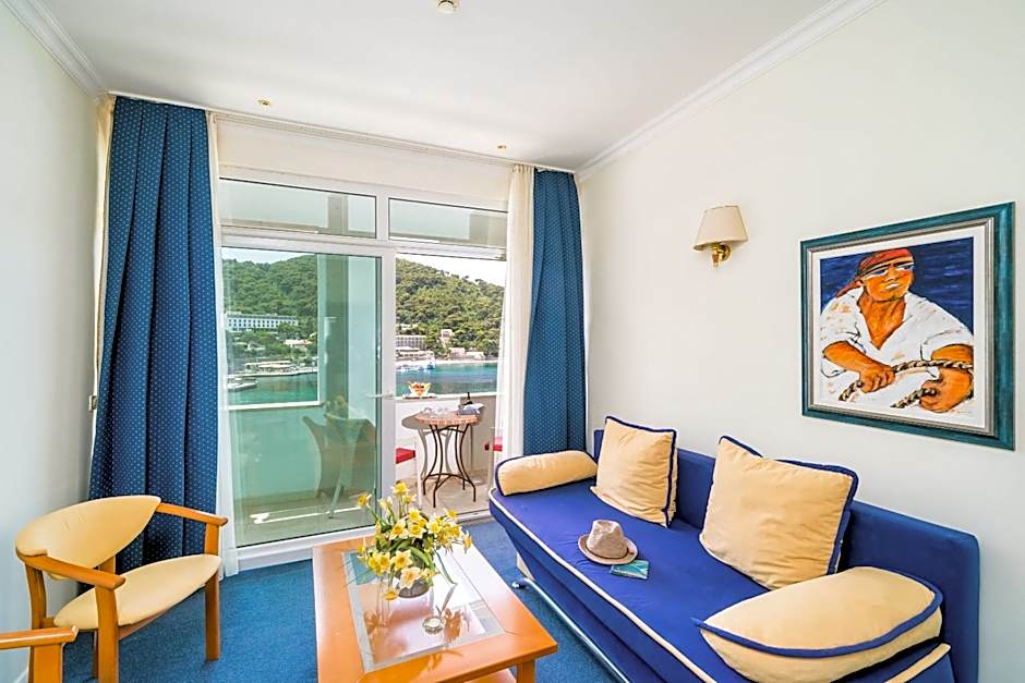 Boutique & Beach Hotel Villa Wolff