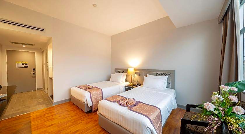 New Season Hotel