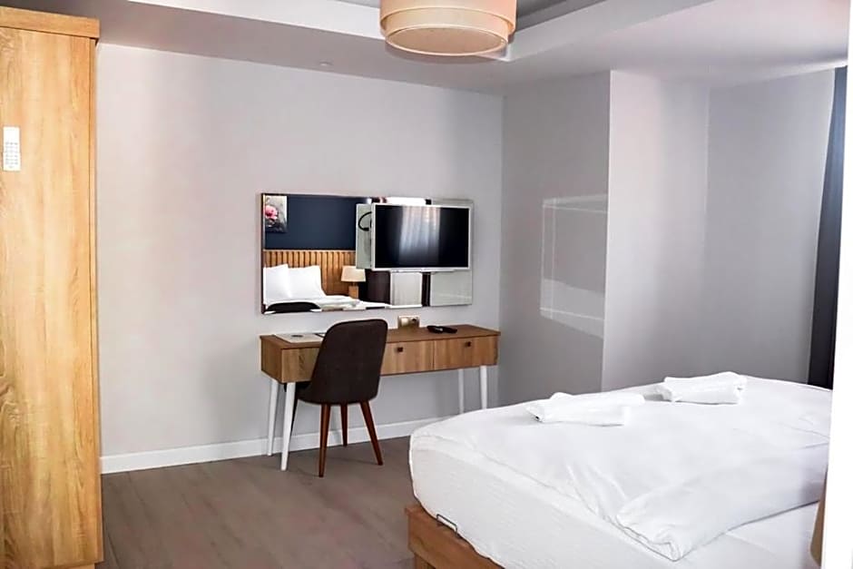 Sea Breeze Hotel and Apartments