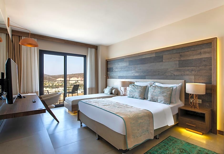 Design Plus Seya Beach Hotel