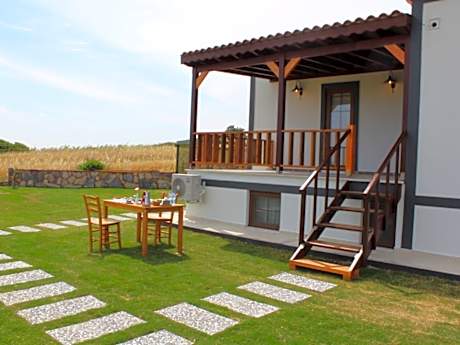 Tinos Otel & Bağ Evi