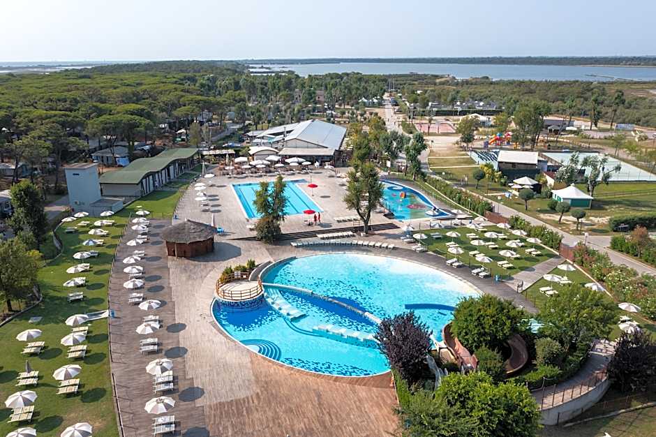 Club del Sole Spina Family Collection