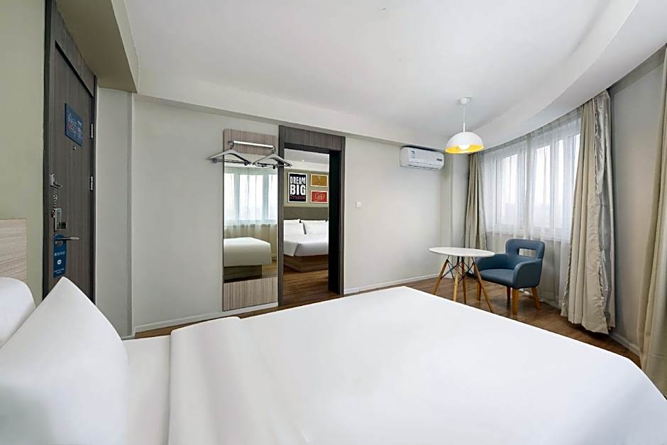 Hanting Hotel Dandong Railway Station