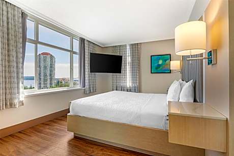 King Suite with Sofa Bed and Harbor View - Non-Smoking