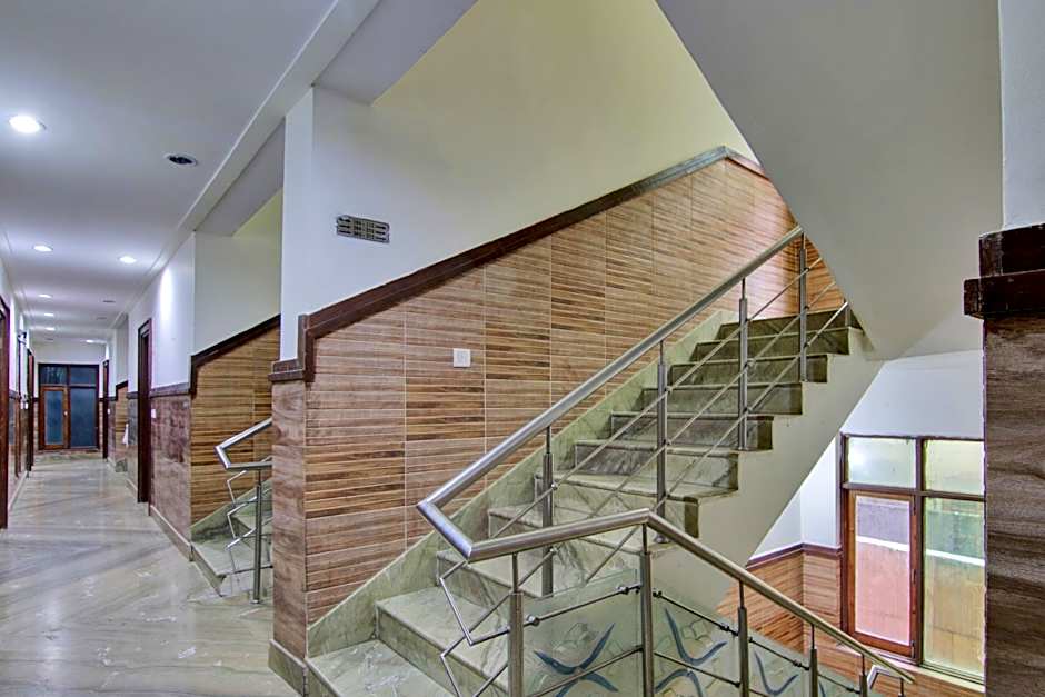 Collection O The Shree Dhar Niwas