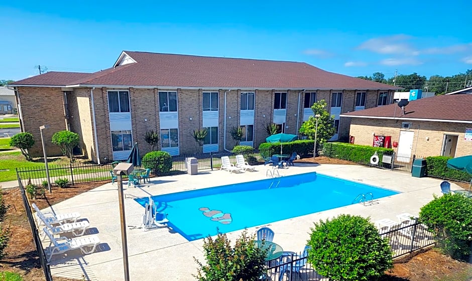 Americas Best Value Inn & Suites-Foley
