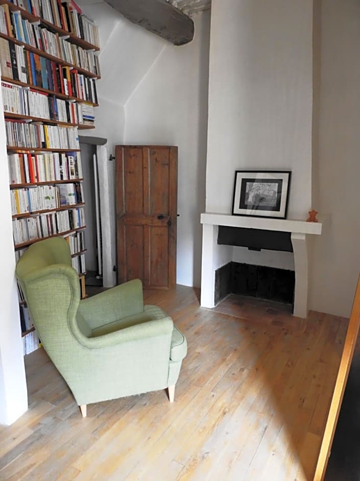 Longo Mai – Apt En Provence, UT
