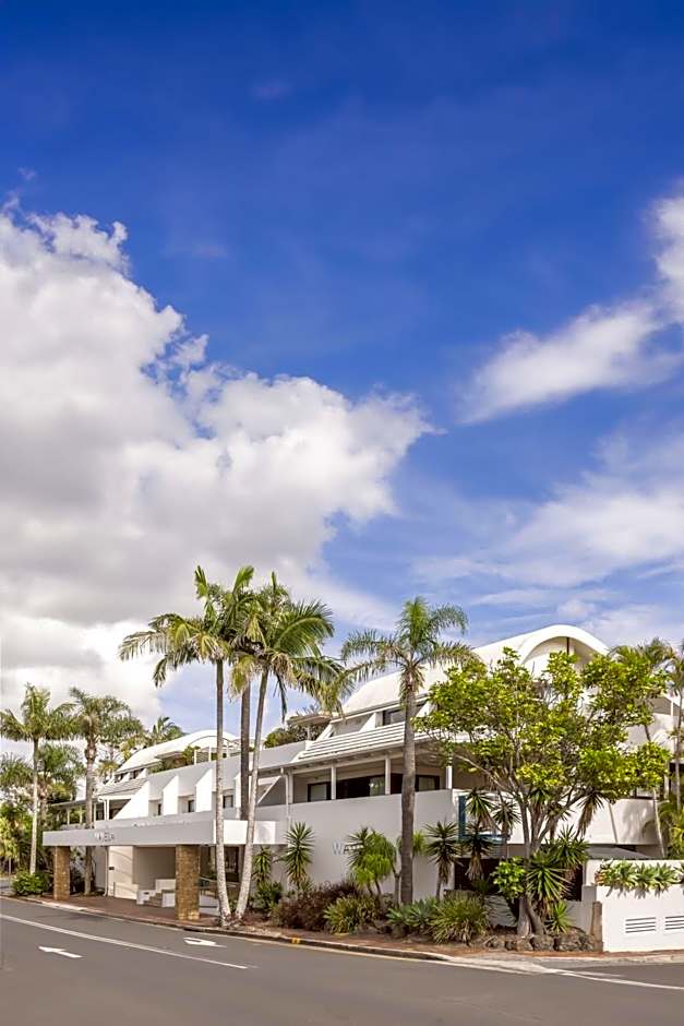 Waves Hotel Byron Bay