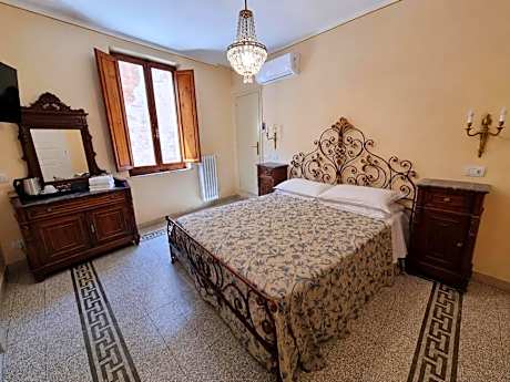 Classic Quadruple Room