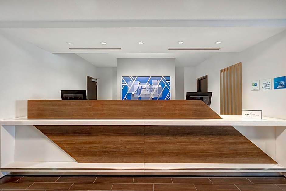 Holiday Inn Express & Suites Kansas City KU Medical Center By IHG