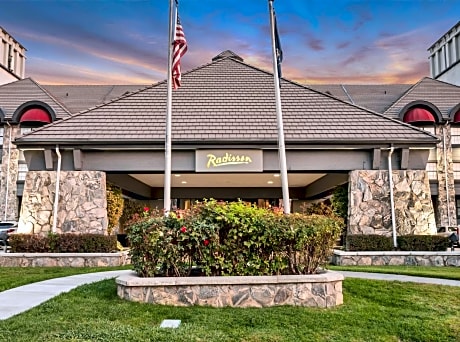 Radisson Salt Lake Airport