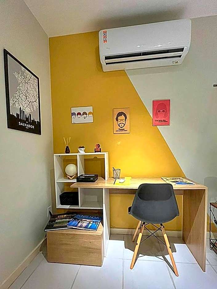 Lindo e Econômico, 2min da praia, perto Farol da Barra