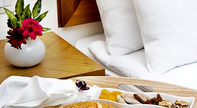 Tugcu Hotel Select