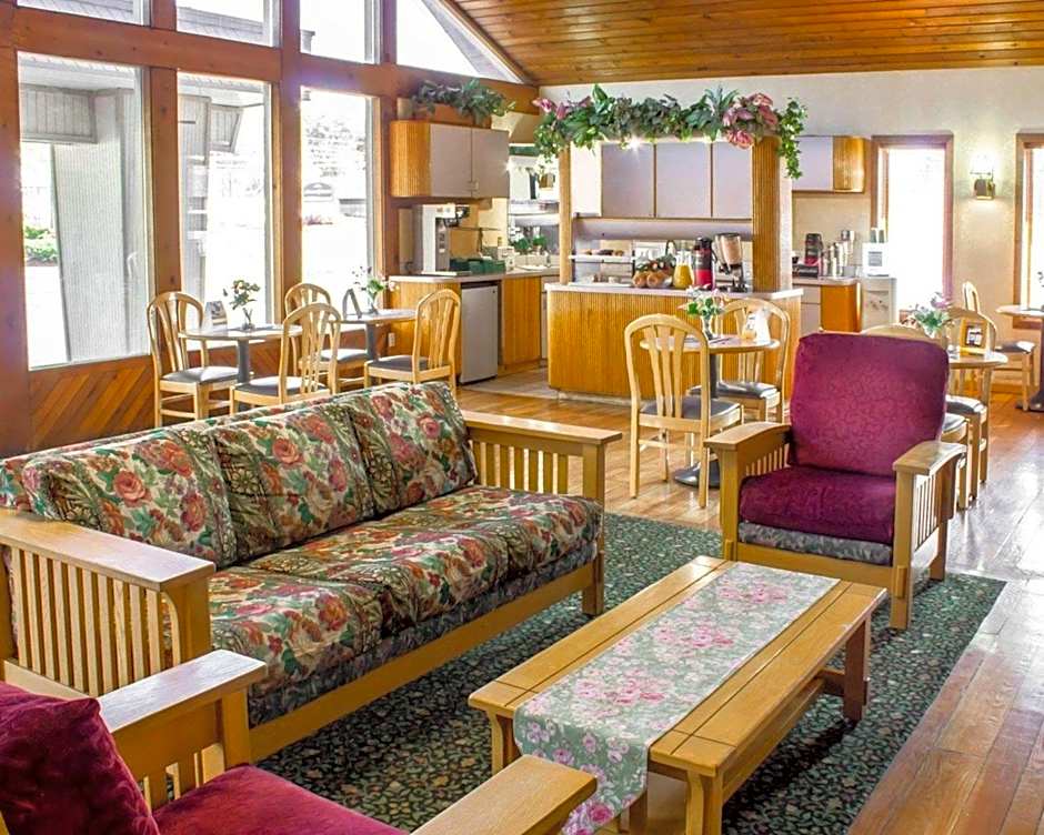 Econo Lodge Inn & Suites Colonie Center Mall