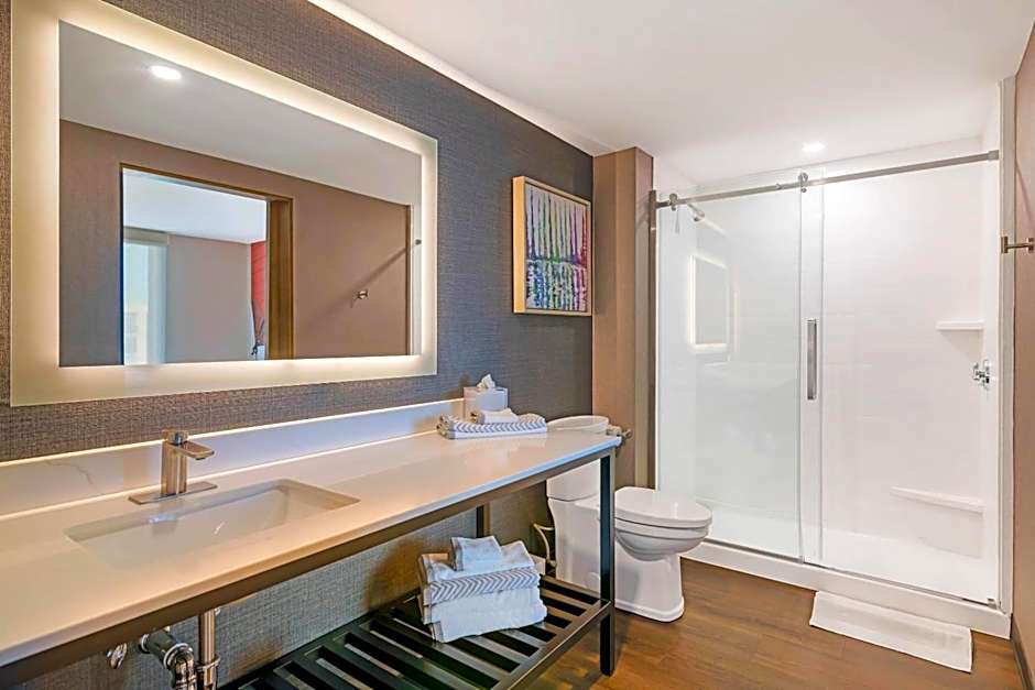 Cambria Hotel & Suites Plymouth