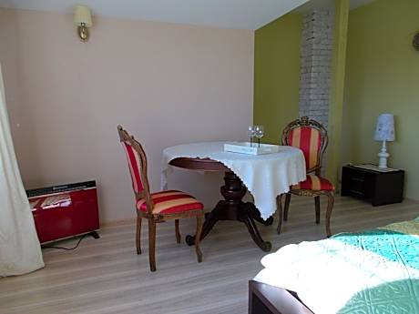 Apartment (1-2 Adults)
