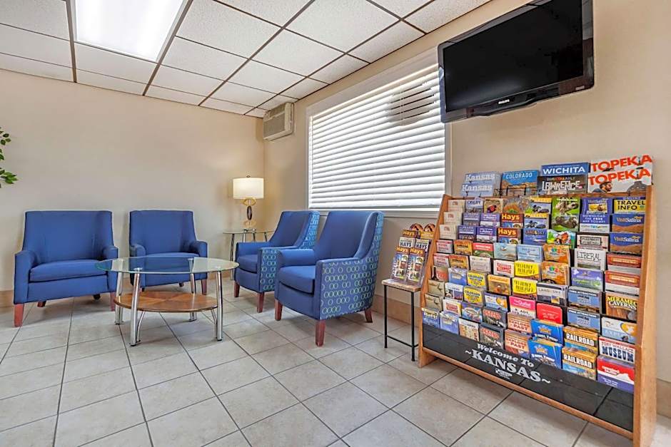 Econo Lodge Hays I-70