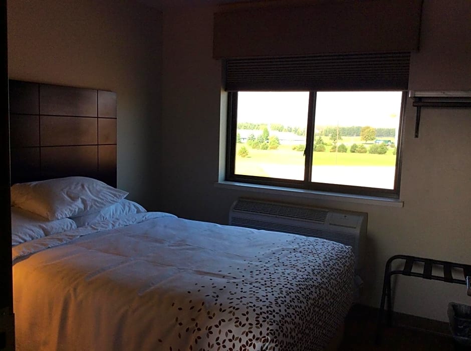 Scenic Shore Inn