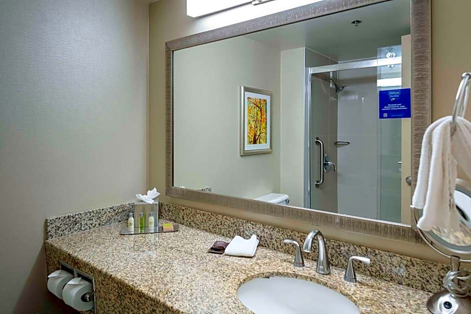 DoubleTree By Hilton Kansas City Overland Park