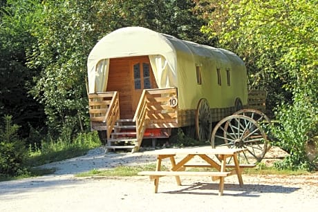 Wooden Caravan (4 Adults)