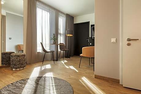 Standard Queen Room - Accessible