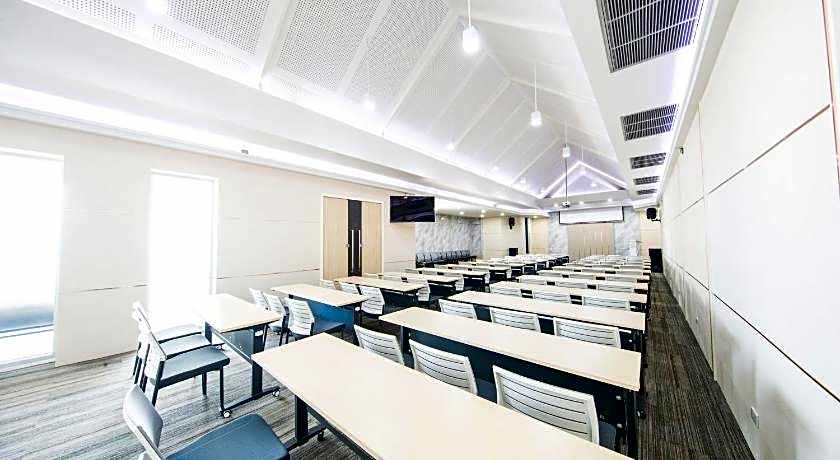 Phavina Grand Boutique