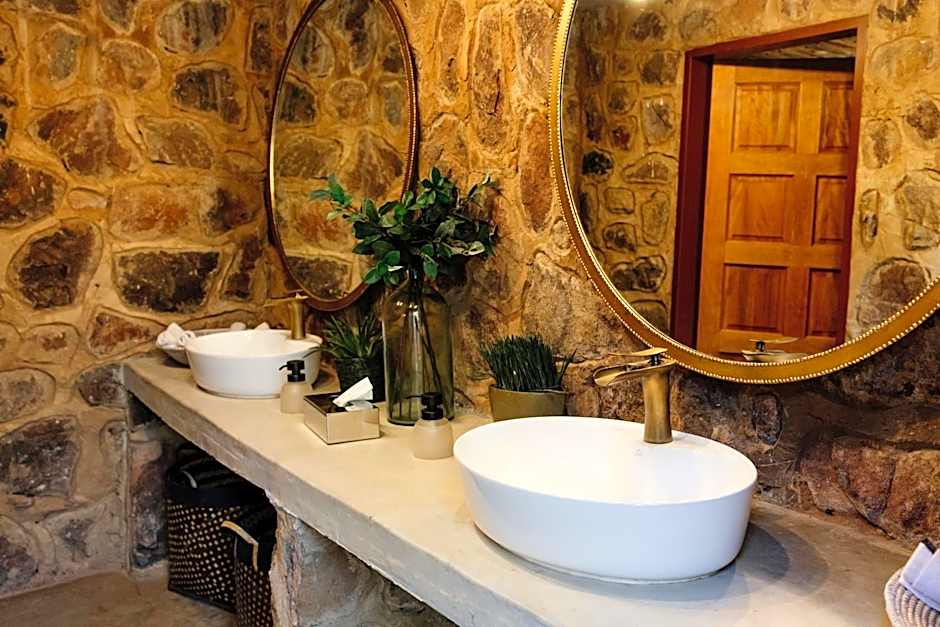 Dinkweng Safari Lodge