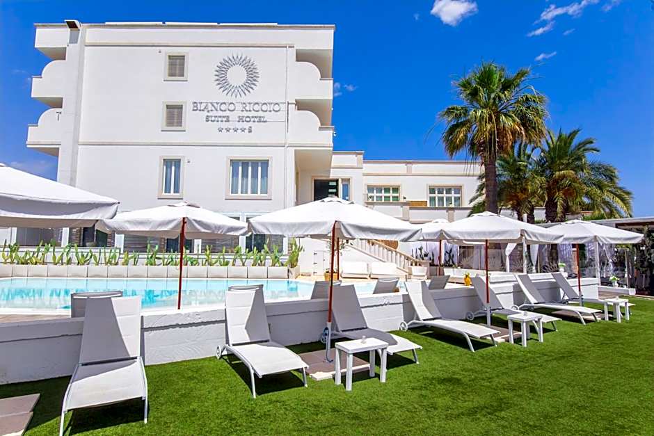 Bianco Riccio Suite Hotel