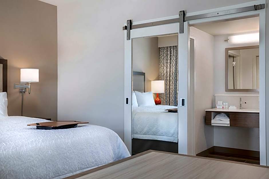 Hampton Inn By Hilton & Stes West Des Moines
