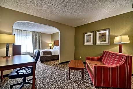 Clarion Inn & Suites - University Area