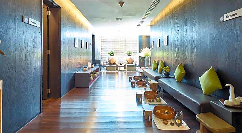 Midori Clark Hotel And Casino