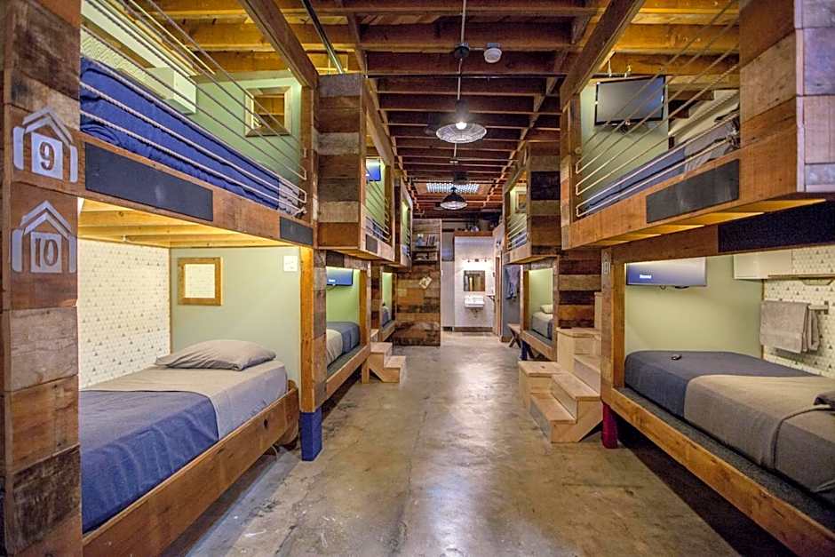 PodShare East Hollywood