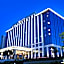 HUALUXE Yangjiang City Center By IHG