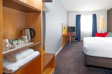 Standard Room with Free Hot Breakfast