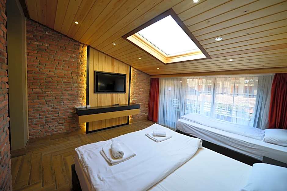 Inanlar Deluxe Hotel & Bungalow