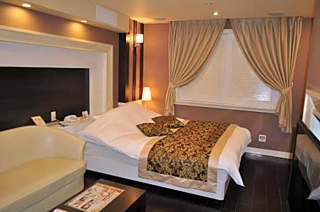 Deluxe Double Room - Smoking