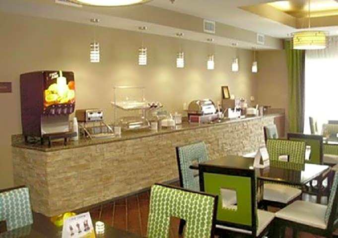 Comfort Suites near Tanger Outlet Mall