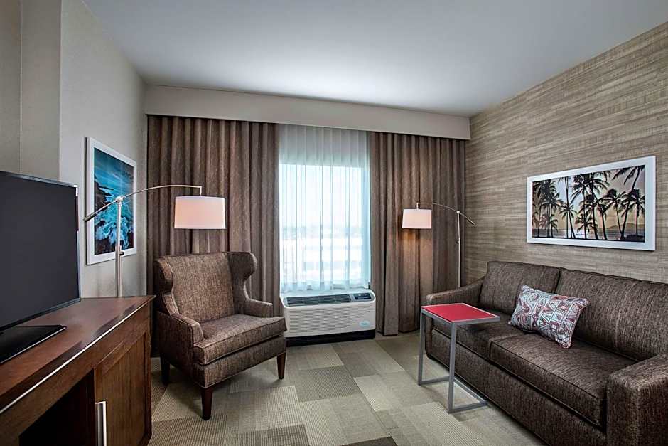 Hampton Inn By Hilton & Suites Oahu/Kapolei, HI